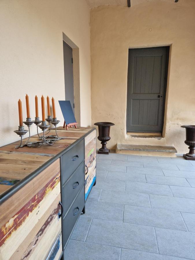 La Maison De Livia, Gite, Chambres Et Table D'Hotes Sauzet (Gard) Dış mekan fotoğraf
